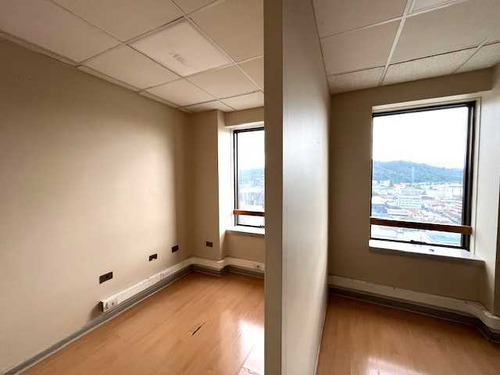 Oficina De 5 Privados, En Centro De Temuco (74299)