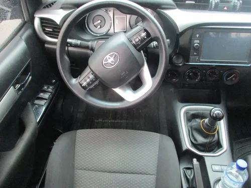 Toyota Hilux 4x4 2400cc Mt Aa