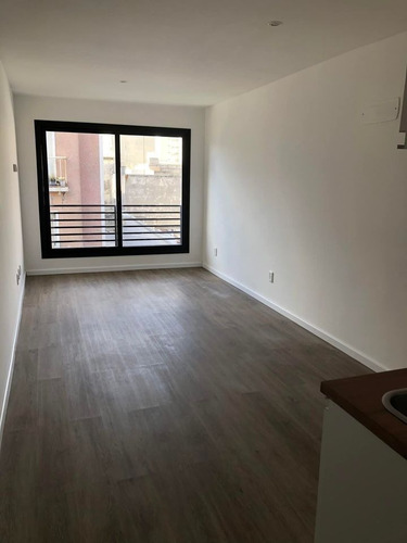 Venta - Imperdible Monoambiente A Estrenar En Ciudad Vieja! A Una Cuadra De La Rambla 427