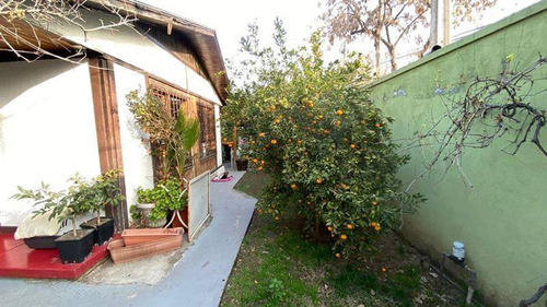 Casa Rodeada De Jardín, Sector  Hernando De Aguirre