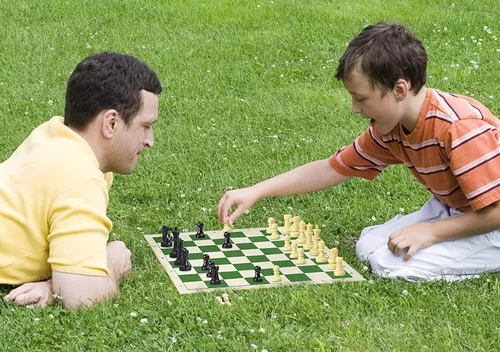 DOACT Tabuleiro de xadrez de PVC apenas portátil macio tabuleiro de xadrez  padrão para viagens ao ar livre acampamento 34,5 x 34,5 cm xadrez e cartão