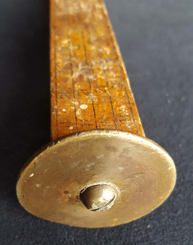 Imagen 3 de 5 de Antiguo Escalímetro Con Tapitas De Bronce. 57108