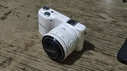 Samsung Nx2000