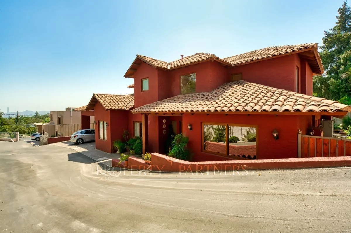 Imagen 1 de 30 de Amplia Casa En Venta Estilo Chileno En La Reina