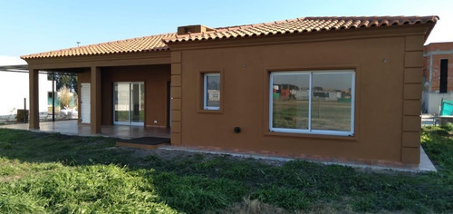 Imagen 5 de 14 de Casa En Santa Ines De Canning! Al Pulmon Verde! Toma Depto!