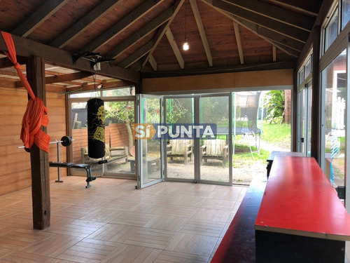 Imagen 15 de 25 de Casa En Jardines De Cordoba - Punta Del Este