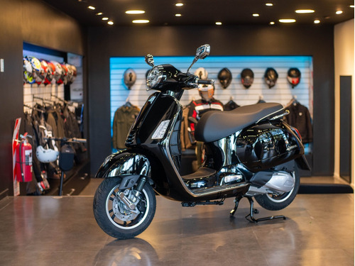 Vespa Gts 300 Super Negra Modelo 2023 Entrega Ya