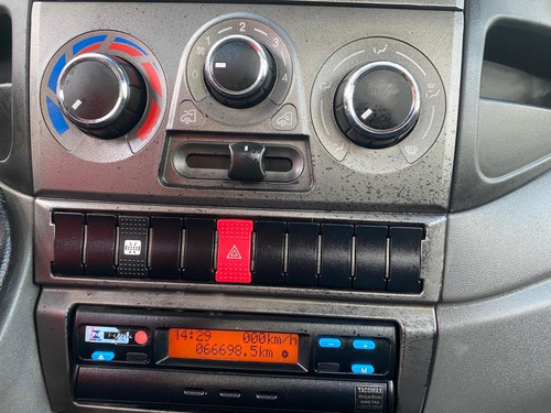 Imagem 11 de 14 de Iveco 70c17 Chassi Muito Nova 13/14