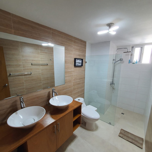 Imagen 11 de 29 de Apartamento En Alquiler En Santo Domingo. Sector: Ens. Paraíso. Próximo A Piantini, Serrallés, Urb. Fernández, Evaristo Morales, Ens. Claret, Blue Mall Y Agora Mall