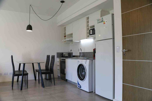 Departamento En Lagoon Pilar Con Cochera Y Jardin