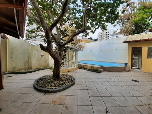 Imagem 23 de 28 de Casa Residencial De 450m² No Pantanal. - Ca1750