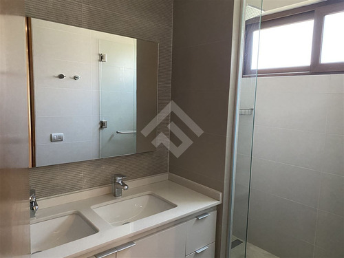 Departamento En Arriendo De 4 Dorm. En Lo Barnechea