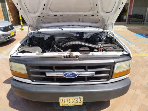 Ford F-150 5.0 Xlt 4x2