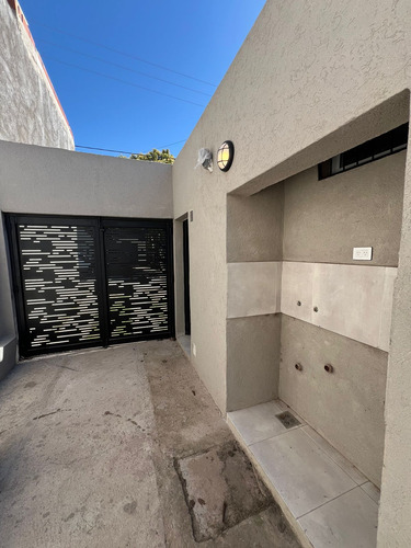 Casa En Venta A Estrenar Barrio Observatorio 2 Dormitorios Con Entrada Para Auto.