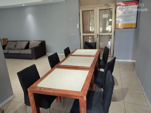 Departamento De 2d, Est. Y Bodega En Venta En Independencia