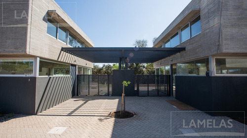 Venta Casa 3 Dormitorios Con Jardín Y Pileta Privada Abra Funes