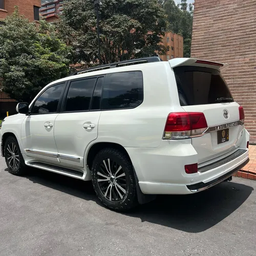 Toyota Land Cruiser 4.5 Imperial Lc200 Diésel