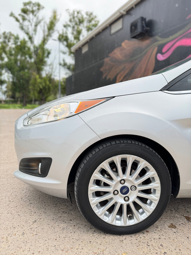 Ford Fiesta Kinetic 1.6 Titanium 120cv