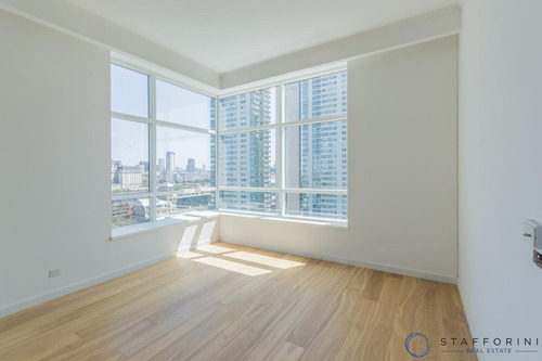 Departamento De 4 Ambientes Con Balcon Terraza Y Dependencia De Servicio Completa - Alvear Tower