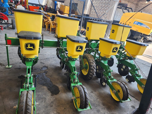Sembradora John Deere 1010 Max Planter 4 Surcos