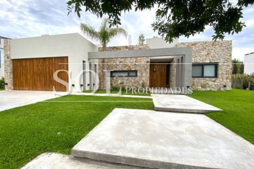 Casa En Venta En Country Terravista - 7 Ambientes - Impecable!