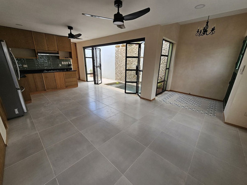 Casa Remodelada De Una Planta En Venta En Conkal.