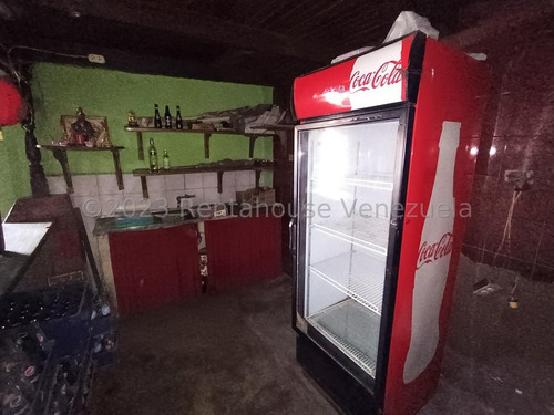 Imagen 13 de 28 de Local Comecial Con Fondo De Comercio Dedicado Al Expendio De Bebidas Alcohólicas En Sus Envases Originales, Con Sellos Y Precintos Y Gastronomia Nacional E Internacional, Ubicado En Avenida Principal
