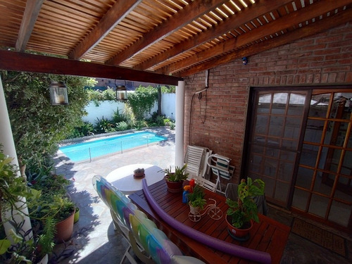 Única Casa Interna En Venta, De 3 Plantas En Barrio Cerrado San Leonardo Villa Bosch. Construcción De Calidad.