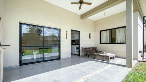 Casa 4 Dormitorios Venta - Boulogne