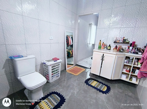 Aceita Adm.vendo Um Sobrado, Valor 280 Mil. Bem Localizado