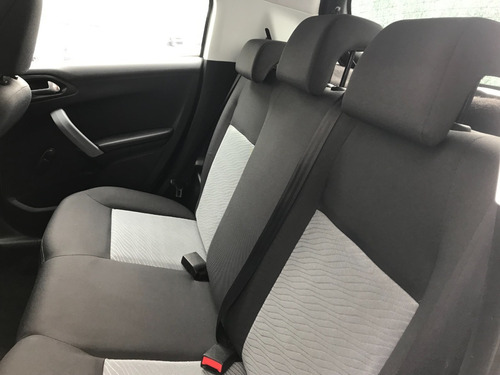 Imagen 12 de 15 de Peugeot 208 Active 1.5 Año 2015 - Liv Motors