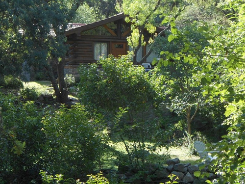 2 Cabañas De Troncos Y Piedra