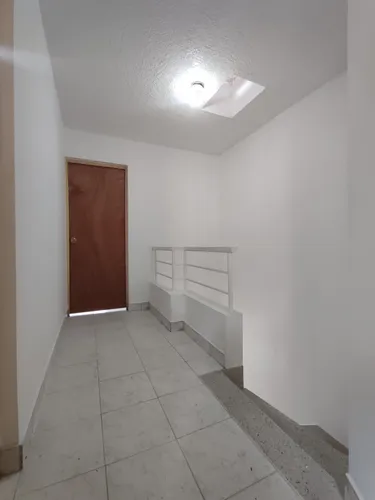Casa En Arriendo En Avenida Libertadores. Cod A27264