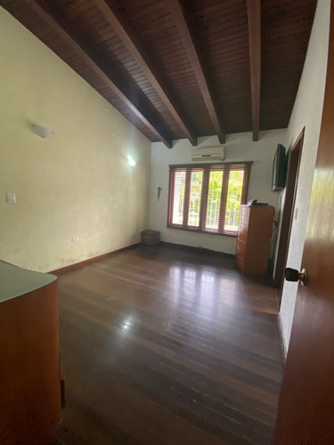Venta Casa En La Lagunita 7hab/11 Baños/12 Puestos.