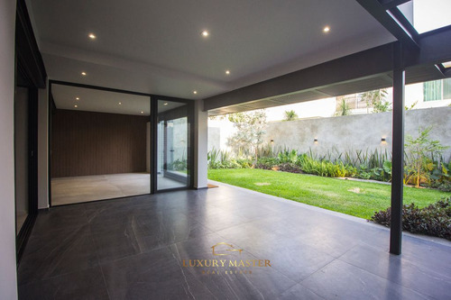 Casa De Lujo En Venta En Valle Real