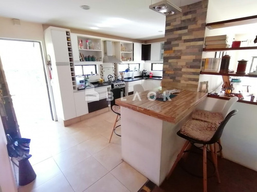 Hermosa Casa En Pinares- Ref: 61