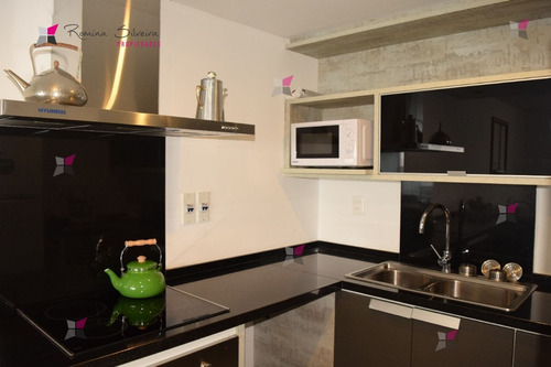 Apartamento En Peninsula, 2 Dormitorios *- Ref: 9653