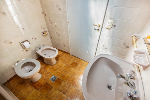 Casa . Dúplex . 4 Ambientes . Patio . Cochera . Apto Credito . Permuta . Ramos Mejia