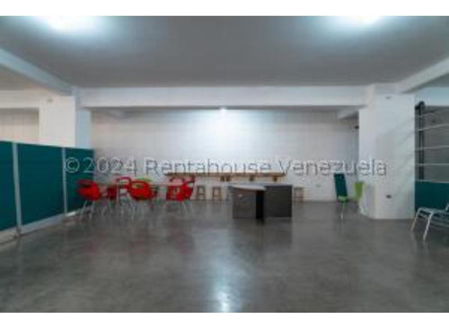 #24-17255 Excelente Edificio Industrial En La Trinidad