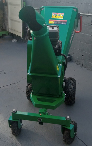 Imagen 2 de 8 de Chipiadora Dorite 16 Hp Hasta 12 Cmts 4 Ruedas