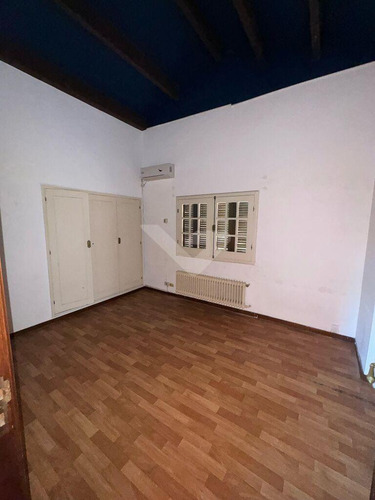 Venta Y Alquiler Casa Carrasco Sur. Proximo A Arocena. Ideal Empresa. 6 Dormitorios. Servicio. Coche