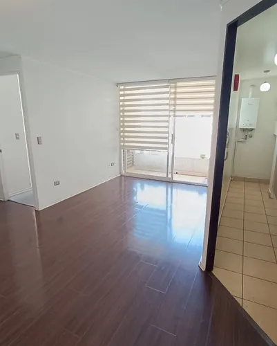 Departamento En Arriendo De 2 Dorm. En San Miguel