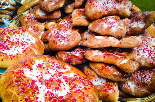 25 Pzs. De Pan Hojaldra, Oaxaqueñas Con Azúcar Roja