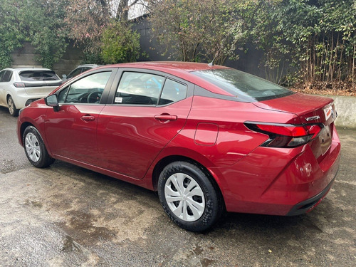 Imagen 7 de 10 de Nissan Versa Mt 1.6 Año 2022
