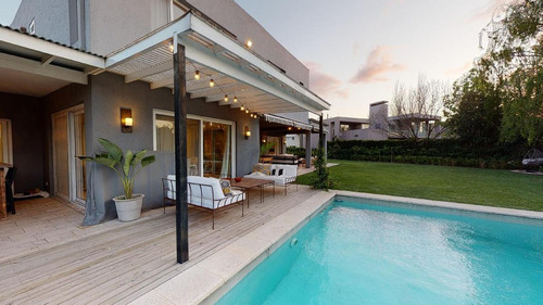 Impecable Casa En Santa Bárbara En Una De Las Islas! Tour Virtual.
