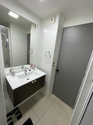 En Venta Departamento Edificio Muy Centrico A Pasos Parque