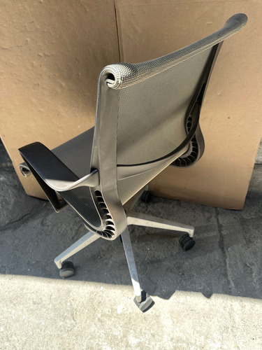 Herman Miller Setu Gris Malla (Usado)