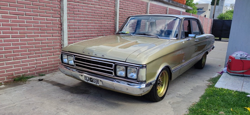 Ford Falcon Deluxe