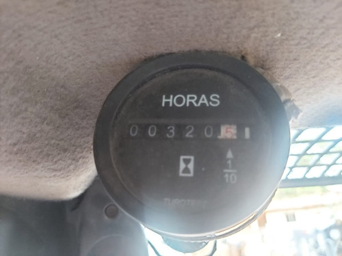 Imagem 3 de 14 de Minicarregadeira Case 410