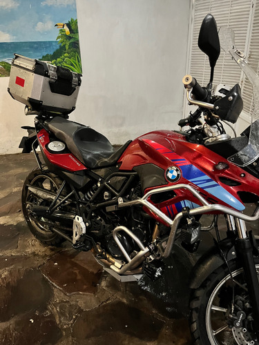 Bonita F700 Edición Especial, Escape Akaprovich Caja Givi,